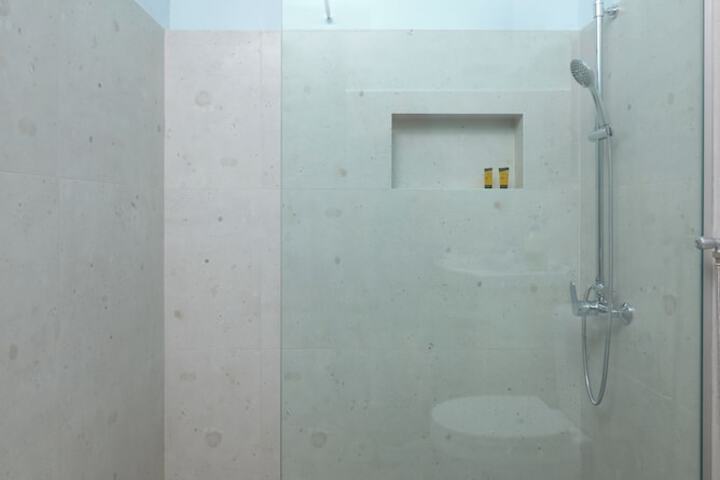 Room 61 of 112