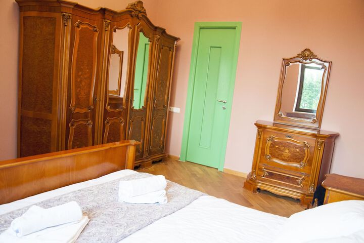 Room 16 of 30
