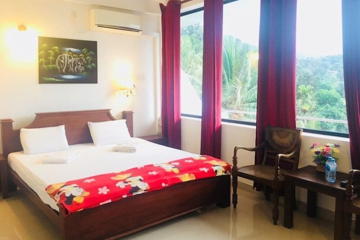 Room 30 of 53