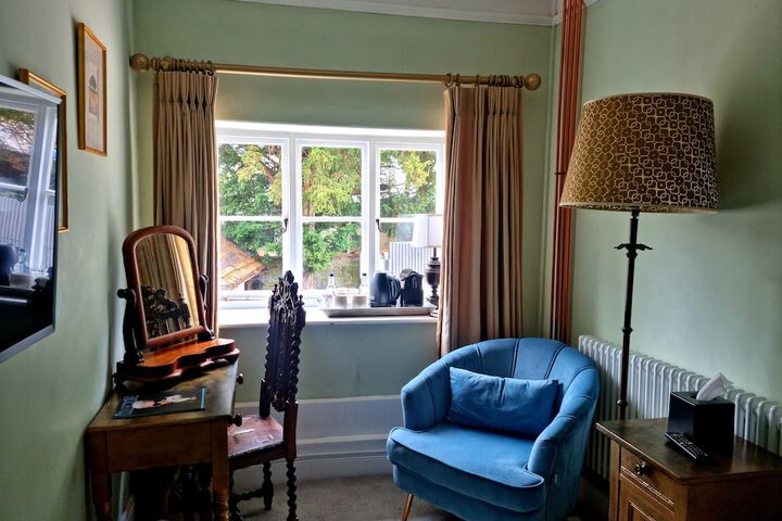 Room 10 of 66