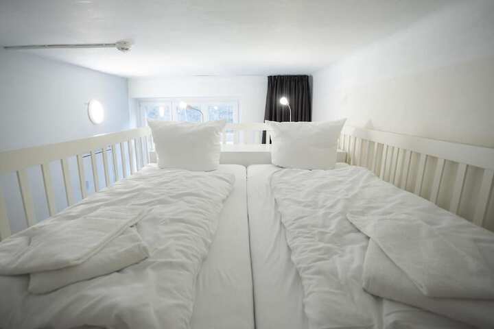 Room 19 of 34