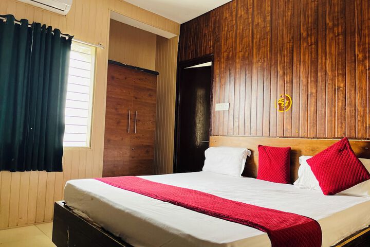Room 7 of 27