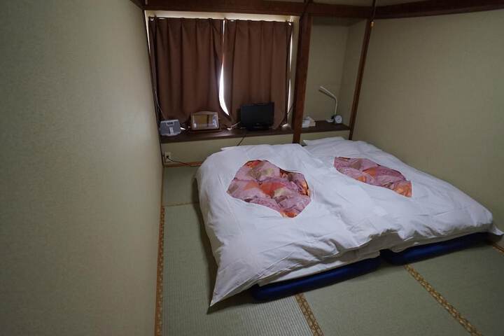 Room 16 of 29