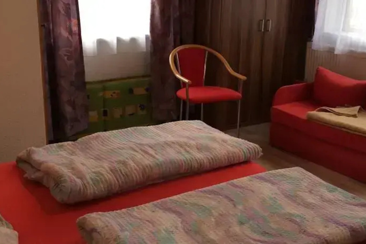 Room 5 of 14