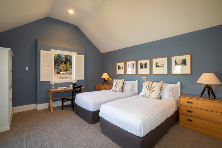 Room 10 of 90