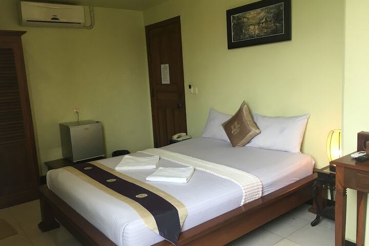 Room 10 of 37