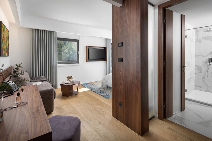 Room 4 of 29