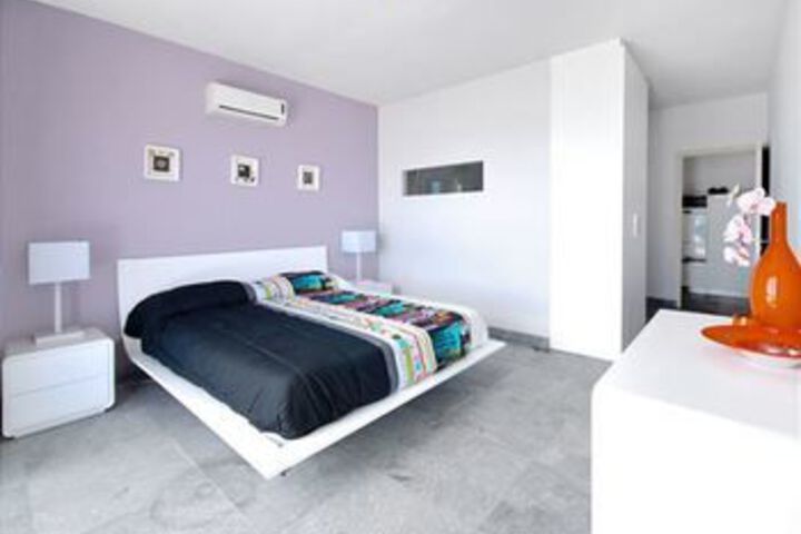 Room 15 of 39