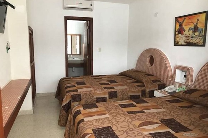 Room 5 of 32