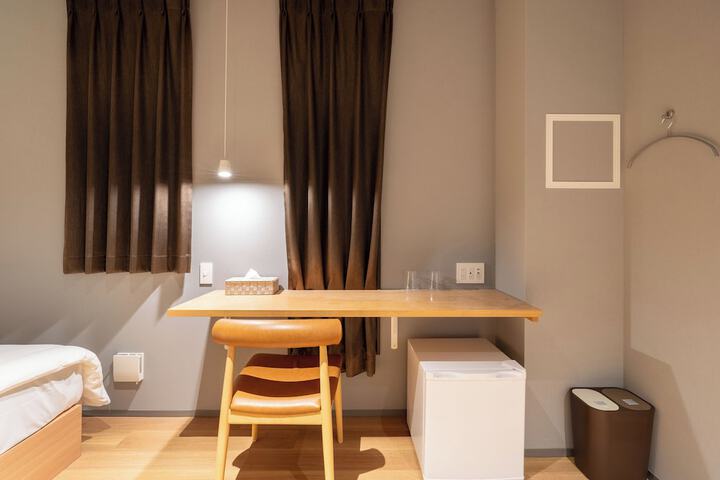 Room 9 of 14