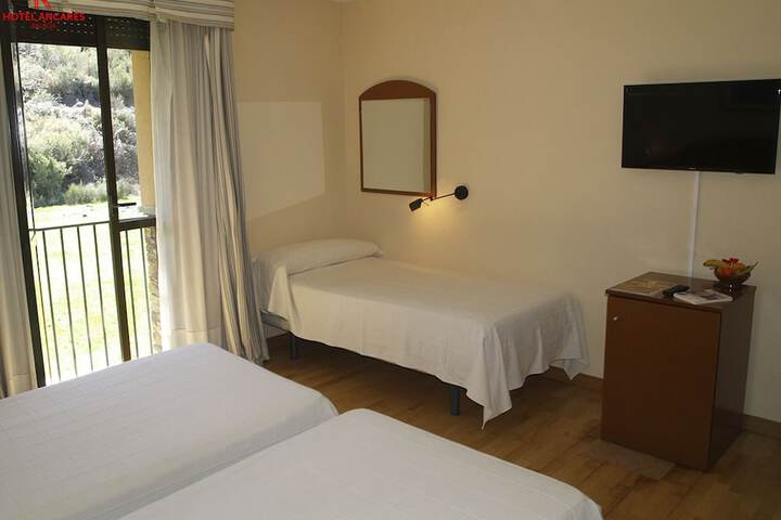 Room 12 of 37