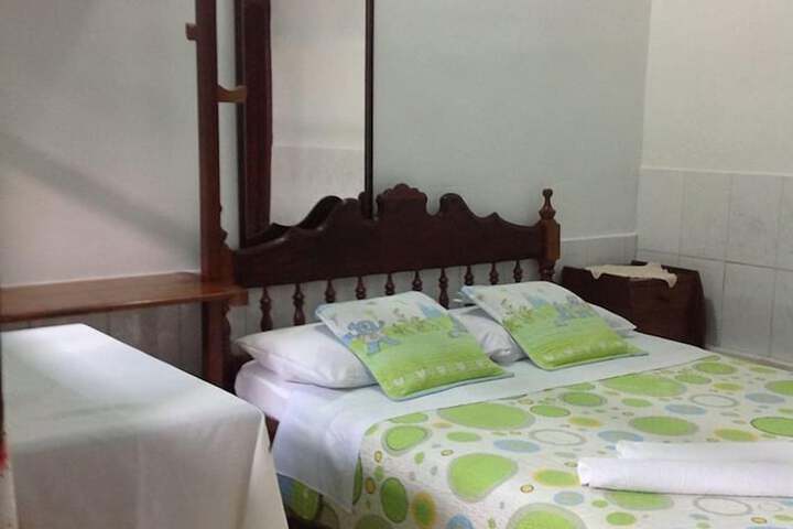 Room 6 of 25