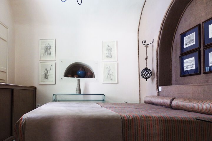 Room 18 of 142