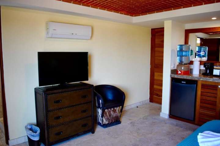 Room 2 of 12