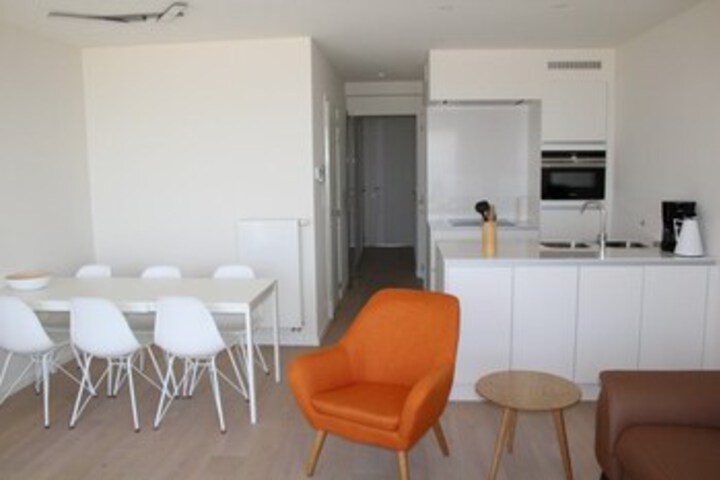 Room 11 of 11