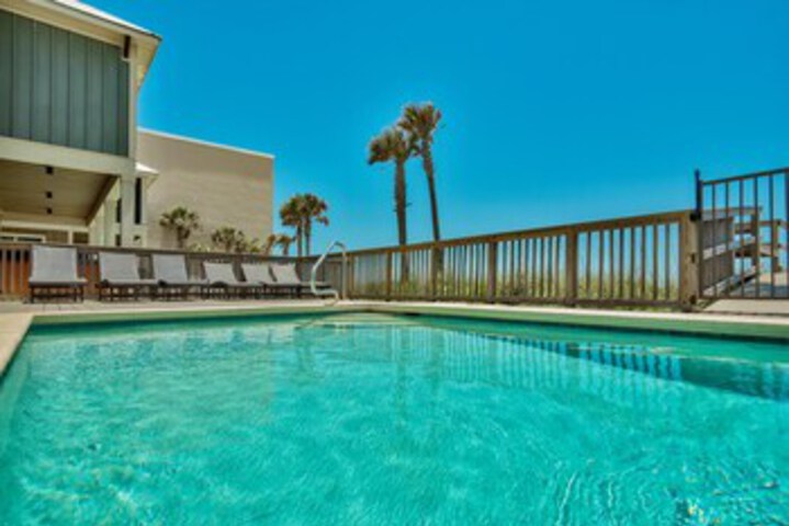 Pool 24 of 43