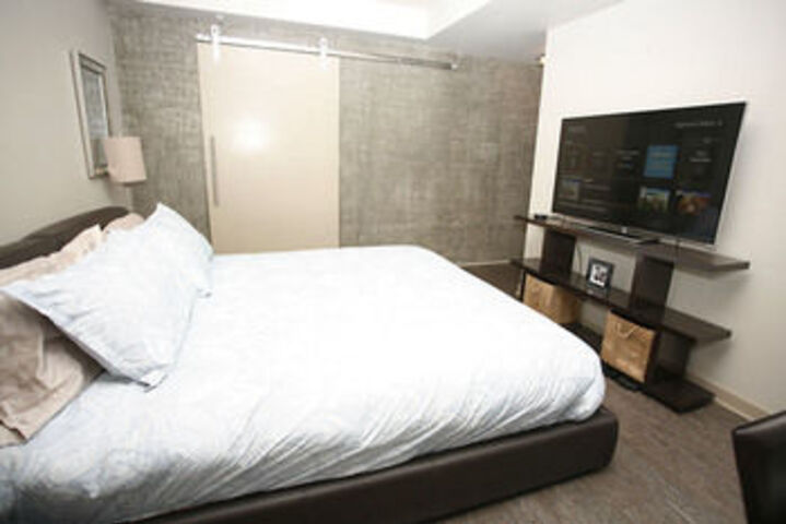 Room 9 of 15