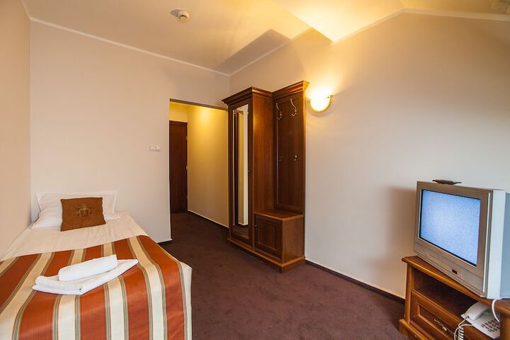 Room 6 of 41