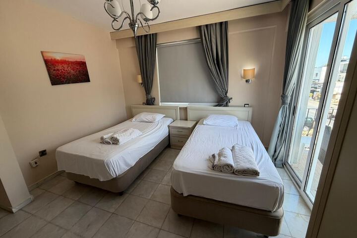 Room 5 of 26