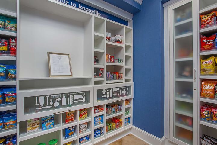 Snack bar