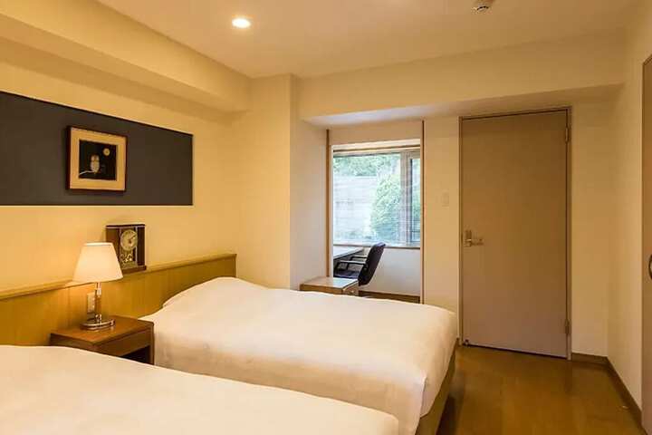 Room 14 of 43