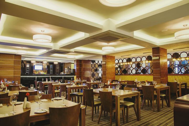 Dining Photos