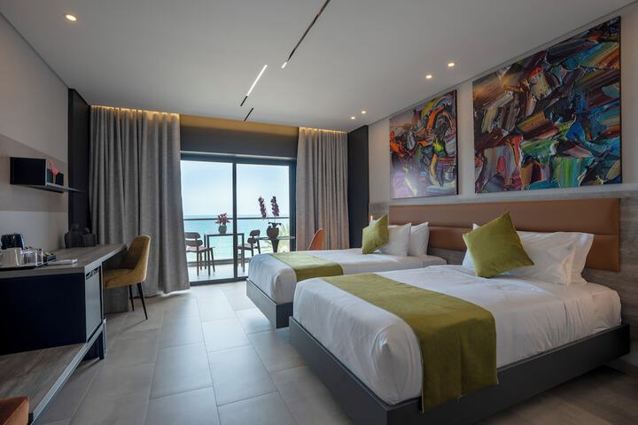 Room 21 of 38
