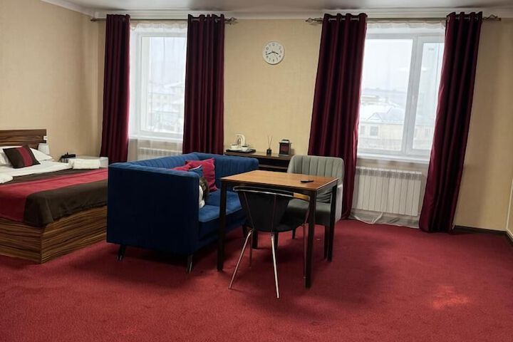 Room 12 of 32