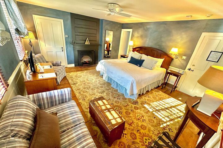 Room 11 of 29