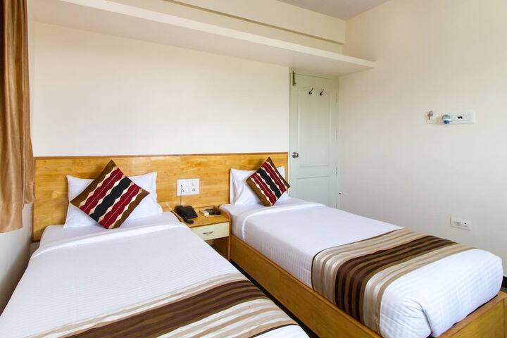 Room 8 of 27