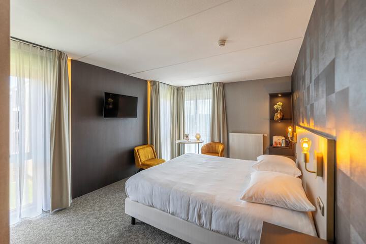 Room 10 of 61