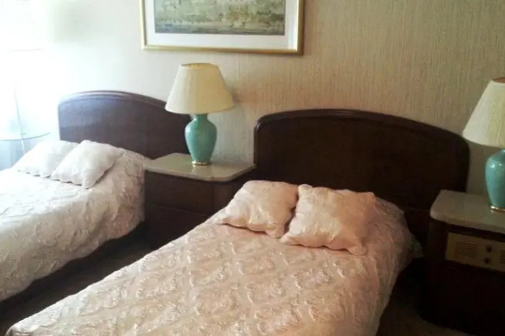 Room 5 of 15