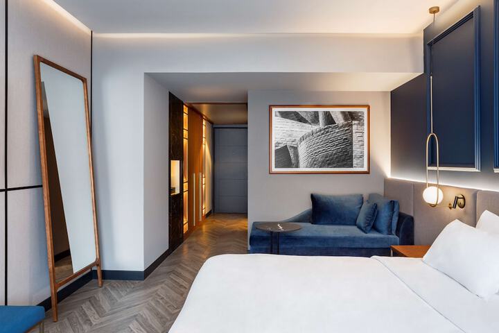Room 21 of 132