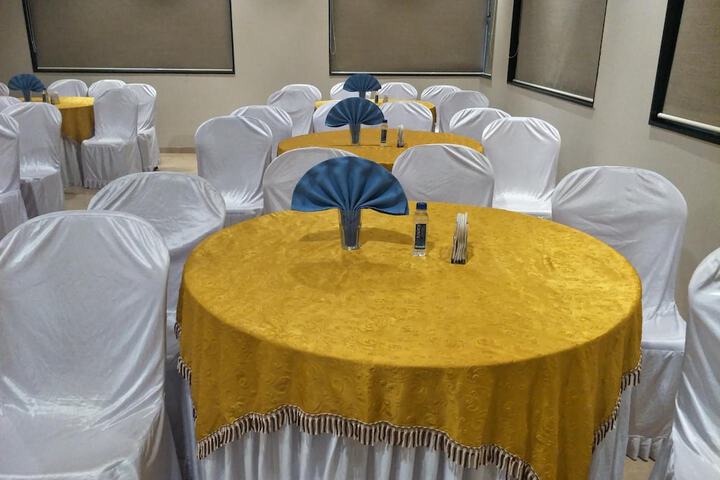 Ballroom/Hall 41 of 52