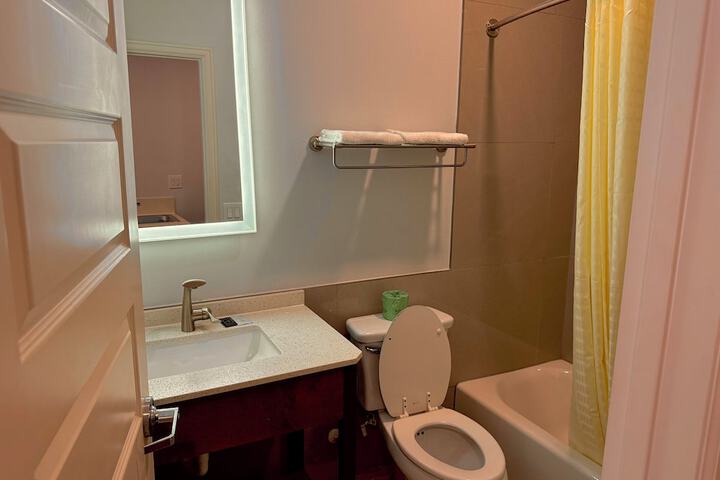 Room 10 of 15
