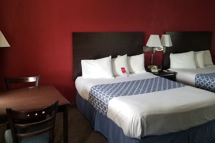 Queen Bed Accessible (6 of 18)