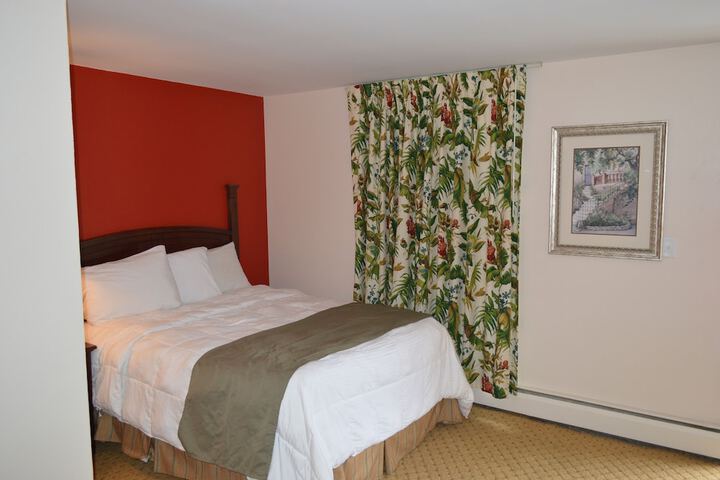 Room 5 of 14