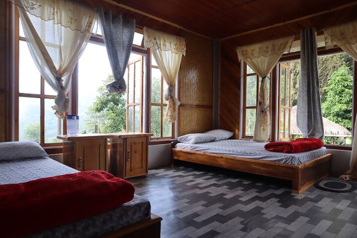 Room 6 of 26