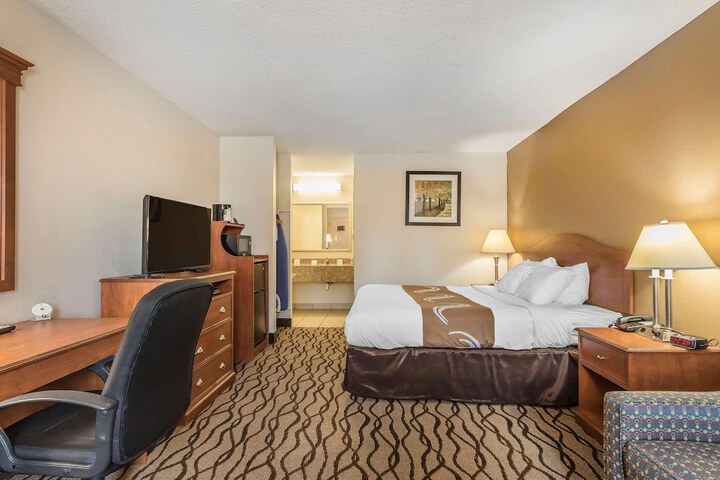 Standard | King Bed (1 of 12)
