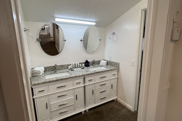 Room 118 of 133