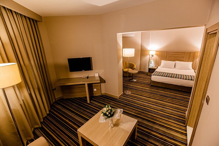 Room 43 of 66