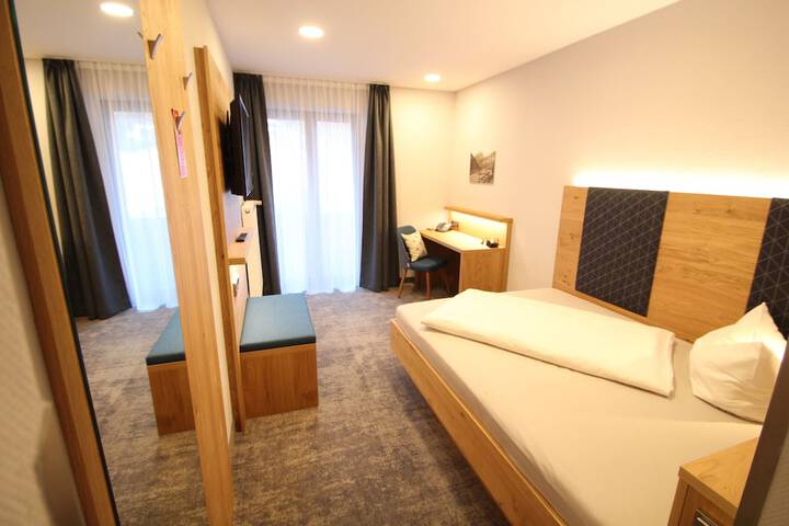Room 12 of 62