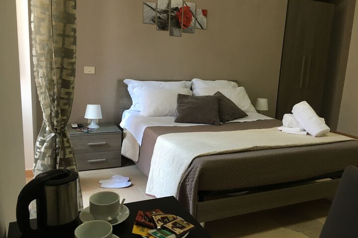 Room 7 of 32