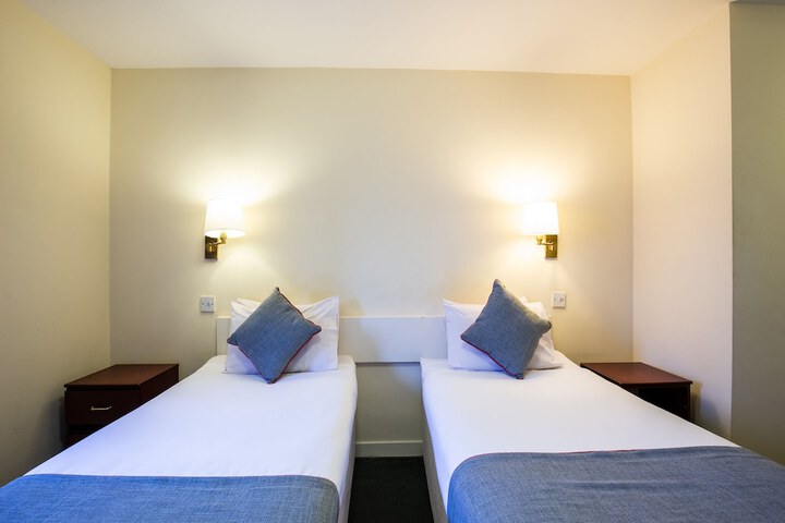 Room 12 of 53