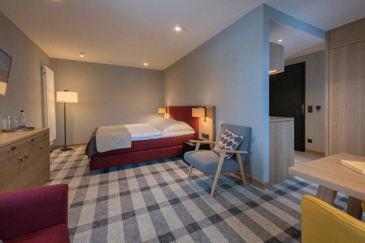 Room 2 of 30