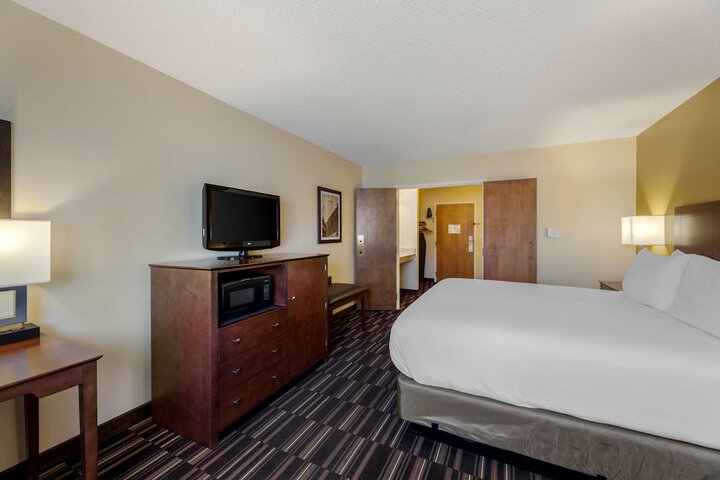 Accessible 1 King Mobility Accessible Bathtub Grab Bar Full Breakfast (7 of 13)