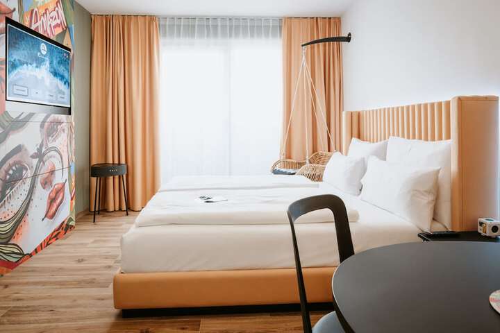 Room 40 of 59