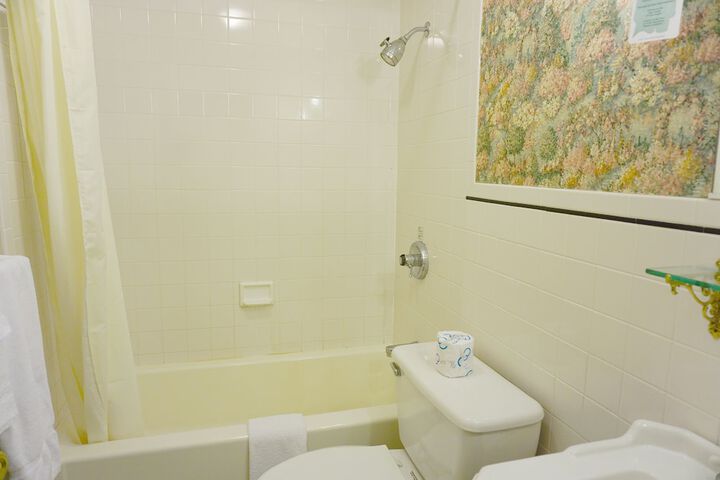 Room 48 of 89