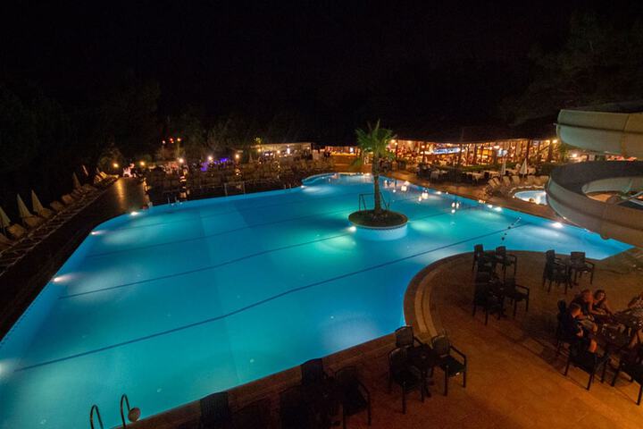 Hotel Pool