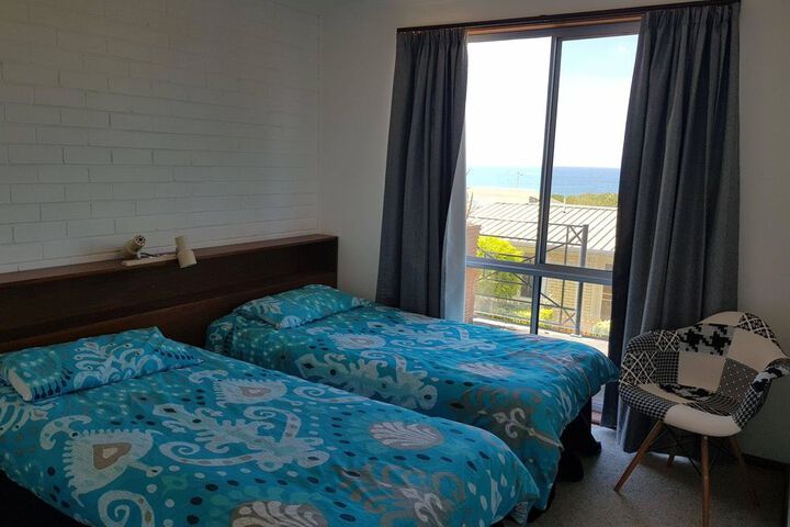 Room 6 of 14
